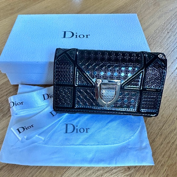 Christian Dior Diorama Elancee Black Metallic Micro-Cannage Trifold Wallet - Picture 1 of 9